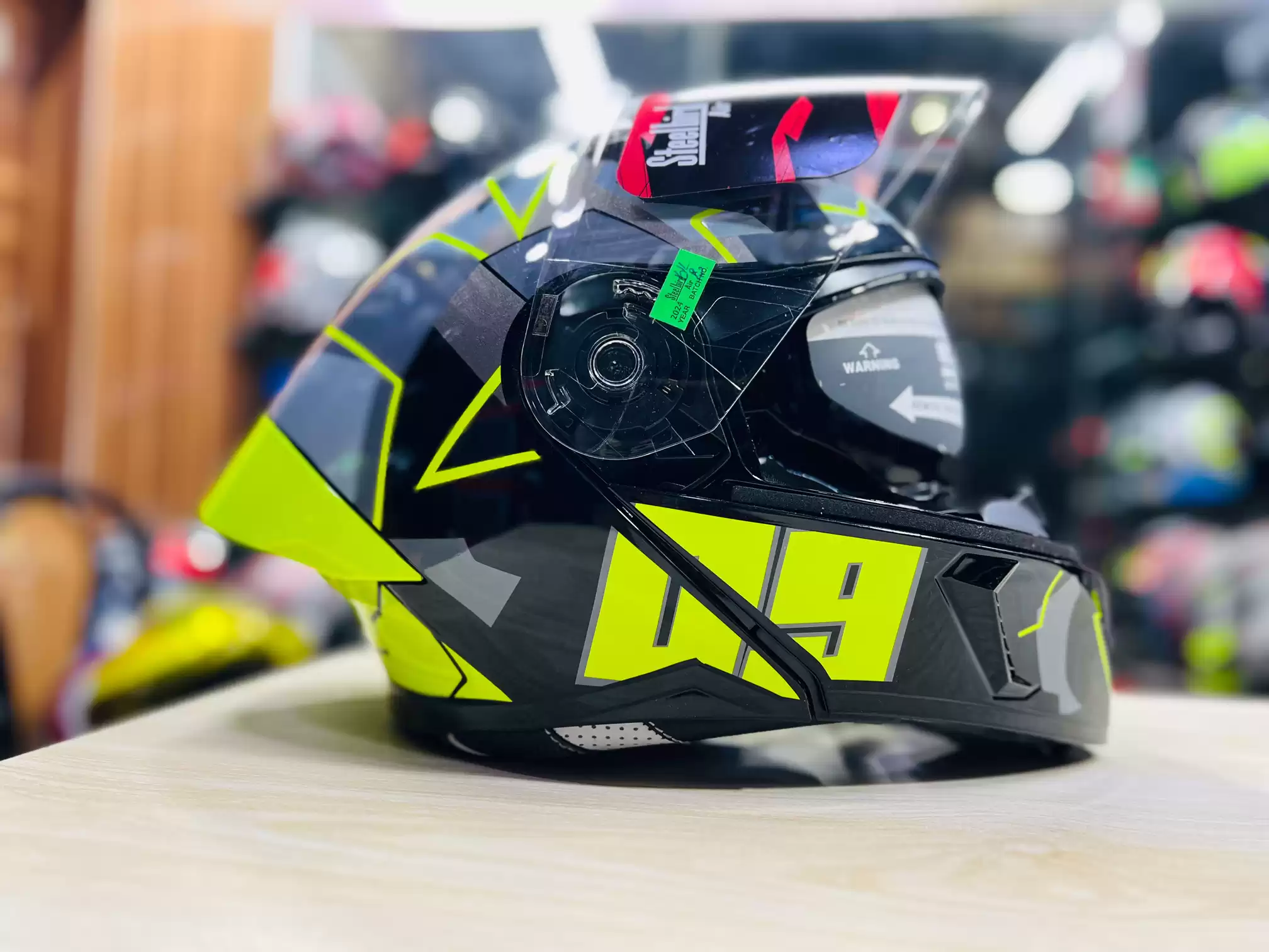 Steelbird Air SBA-20 ISS 09 GLOSSY BLACK NEON